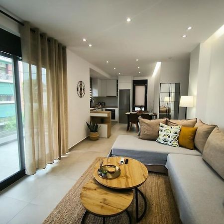 Floral Home 2 - 1St Floor Apt With Private Parking! Atenas Exterior foto